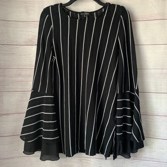 Suzanne Betro Black White Striped Tunic Blouse Tiered Bell Sleeve Size Small - Picture 1 of 16